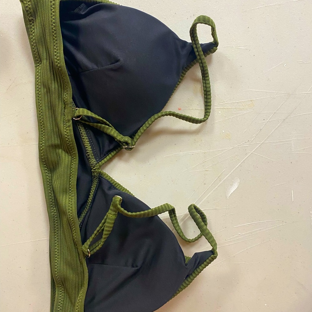 Green Bikini - Picture 3 of 3